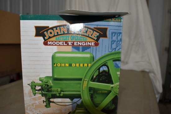 Ertl John Deere E Gas Engine, Battery Operated, 1/6th scale with box
