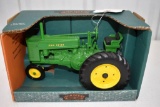 Ertl John Deere G Tractor 1/16 scale with box