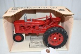 Ertl Farmall H Tractor 1/16 scale with box