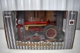 Ertl Farmall 460 Restoration Tractor 1/16 scale in box