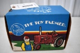 1991 National Toy Farm Show Toy Farmer Farmall Super MTA Tractor 1/16 scale with box