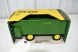 Ertl Blue Print Replica John Deere Chuck Wagon 1/16 scale with box