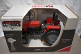 Country Classic Scale Models Case International 4230 Tractor 1/16 scale with box