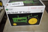 Precision Classics 12 John Deere B Tractor, with box