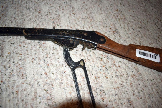 Daisy Model 105A BB Gun, needs some work