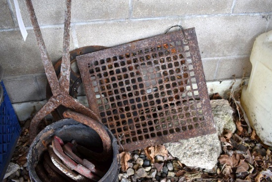 Horse shoes, floor grates, ice tongs