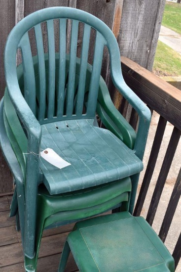 4 stackable plastic patio chairs