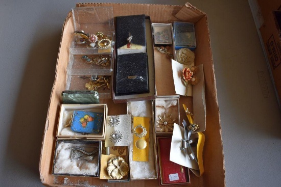 Assorted costume jewelry