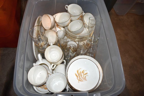 Golden wheat dinner set