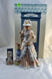 Avon 1993 Miss Albee Figurine from Nationals with mini figurine