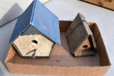 2 bird houses