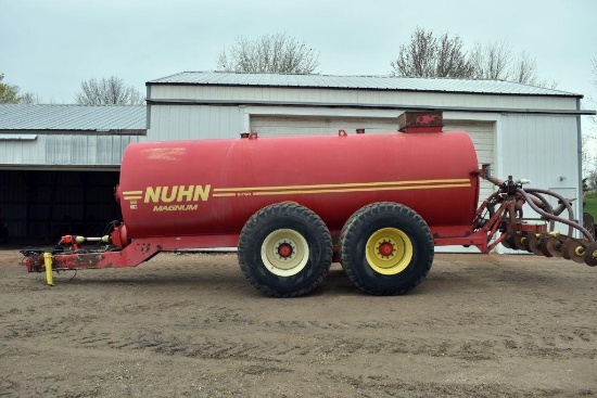 Nuhn 6750 Magnum Liquid Manure Tank, Hydraulic Drive, 5 Disc Injector System, Top Load,