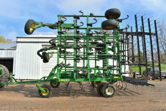 John Deere 2210 Field Cultivator, 55.5', Double Fold, Gauge Wheels, 5 Bar Tine Harrow, SN: X008076