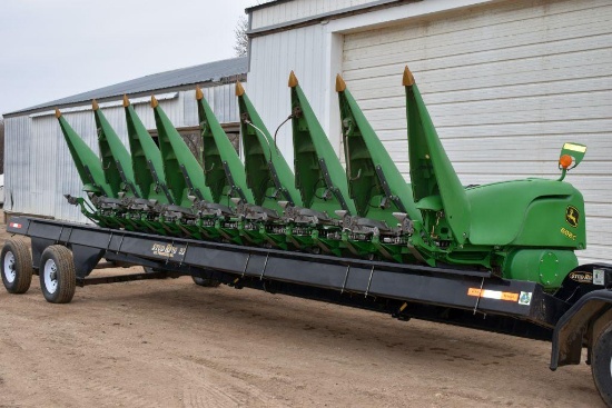 2011 John Deere 608C StalkMaster Corn Head, 8 Row 30", Knife Rolls, Hyd. Deck Plates,