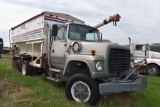 1977 Ford L8000 Tandem Axle Truck With Bulk Dry Tender Box