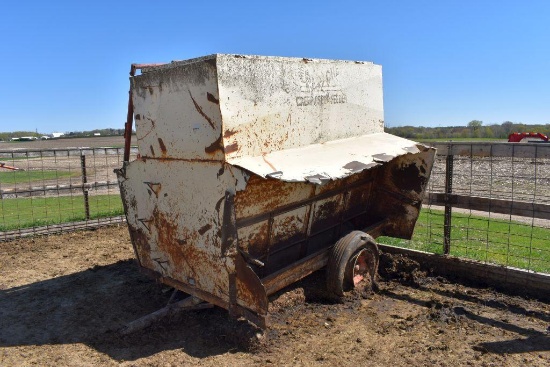 Apache Single Axle 100 Bushel Creep Feeder