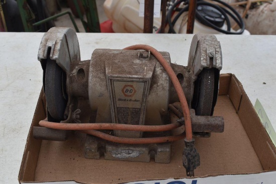 Black and Decker 5" benchtop grinder , located in Building 94