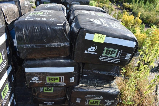 Pallet of peat moss, approx. 14 bags