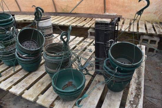 Used plastic hanging pots, located in GH 71
