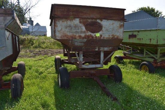 M&W Gravity flow wagon with 10 ton running gear, approx. 250 bushel