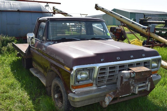 1979 Ford F150 Custom with steel 8.5' flatbed, 4x4, auto, front winch, 5.8 liter V8, 161wyw, 7-19