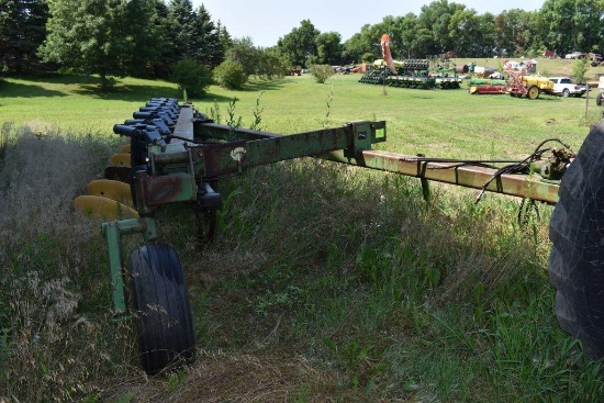 John Deere 2800 plow, 7 bottom, on land 2pt hitch, coulters,