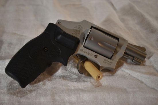 Smith & Wesson Airweight Model 642-2 Revolver .38 S&W SPL +P, Laser Grip, SN: CZN0961