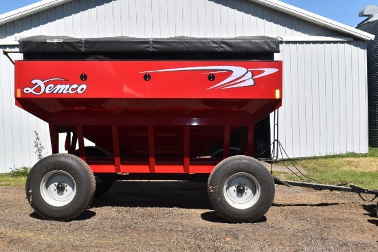 Demco 450 Gravity Flow Wagon, Rear Brakes, Roll Tarp, LED Lights, Sight Glass, Red In Color,