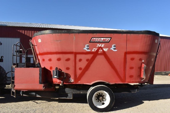 2012 Rotomix 745 Vertical TMR Mixer, Right Side Discharge, Hydraulic Adjustable Conveyor, 1000PTO,