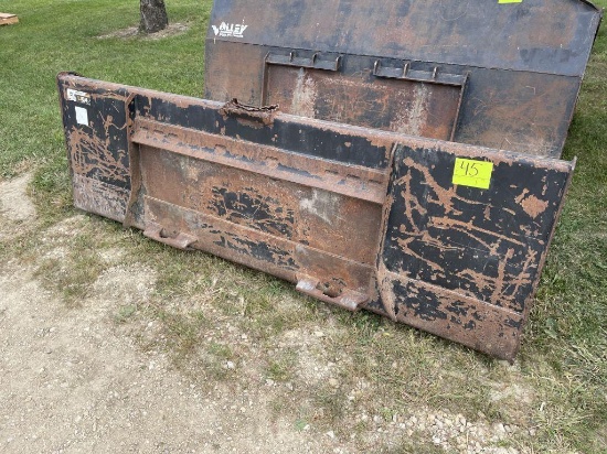 John Deere 84 Inch Bucket, Universal Skid Loader Attach