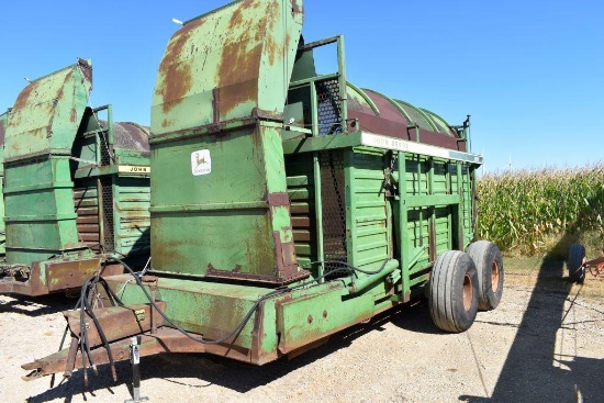 John Deere 200 Stacker, Tandem Axle, 1000PTO, Power Unload, Updated Hammers, SN: 003020N
