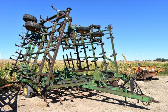 John Deere 980 Field Cultivator, 44.5', 3 Bar Harrow, Gauge Wheels