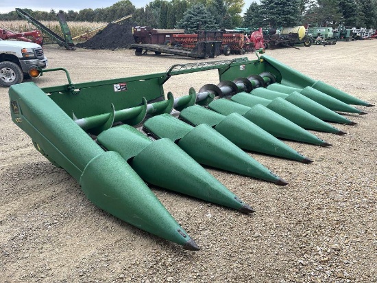 John Deere 893 Corn Head, Full Poly, 8 Row 30"