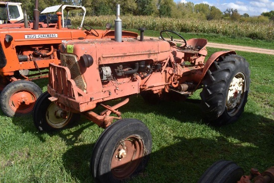 Allis Chalmers D14 Gas Tractor, W/F, Fenders, 13.6x26 Tires, 3pt, PTO, Motor is Free, SN: 2388