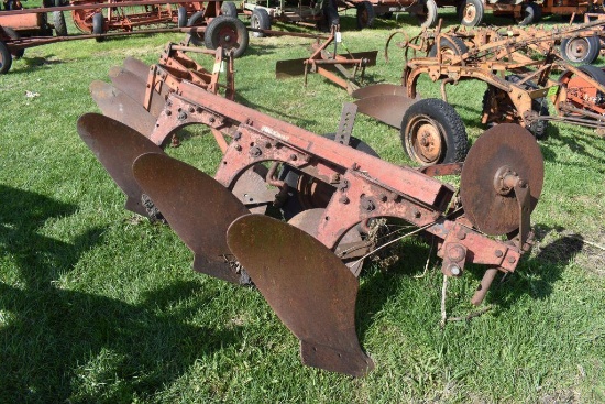 International 3 x 14s Plow, with Coulters, 3pt