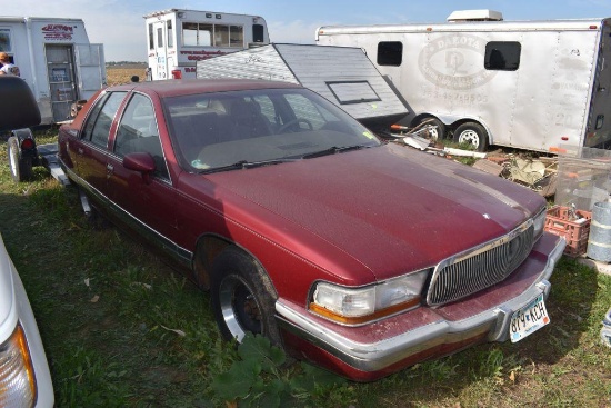 1992 Buick Roadmaster 4 door Car, non-running, Auto, not been used in years, selling with NO TITLE