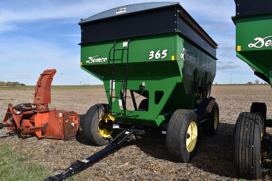 Demco 365 Gravity Flow Wagon On 12 Ton Demco Running Gear, Lights, Rear Light Hookup, Roll Tarp