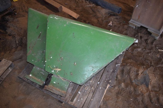 Pair of John Deere 10/20 Series Flat Top Fenders Brackets