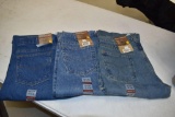 (3) Carhartt Men's Pants Size 33x34