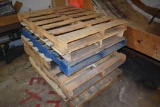 8 Wooden pallets