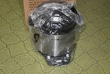 6.5 qt pressure cooker NIB