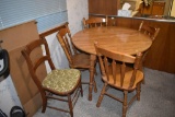 Kitchen table, 4 chairs and leaf