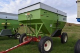 Parker 2600 Gravity Flow Wagon, 400 Bushel, H&S 12 Ton Running Gear, 22.5 Truck Tires