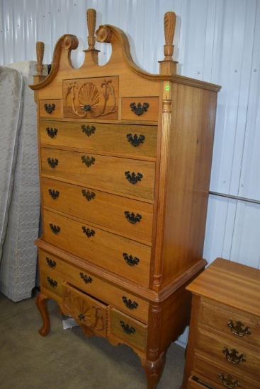 Fancy Oak Dresser with Claw Feet, 40"x83"x20"