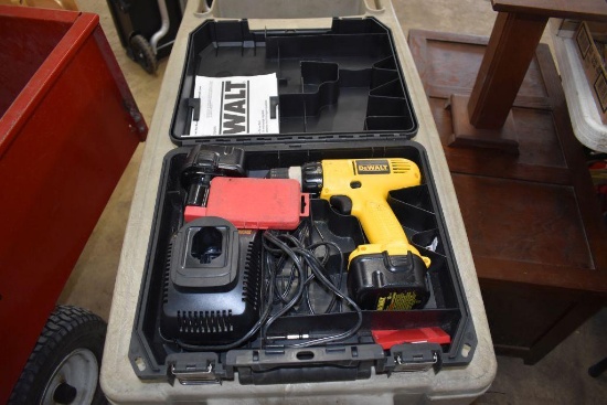 DeWalt DW927 12Volt cordless drill with charger and case, 3/8"
