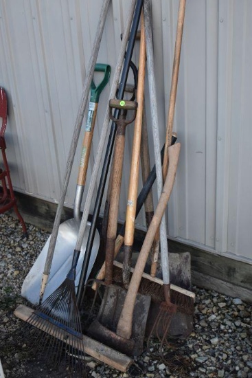 Assorted Handled Yard Tools
