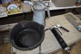 Grease gun, oil pan and funnels