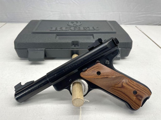 Ruger Mark II Target Pistol, 22Cal. LR, 2 Magazines, with hard case, SN: 221-74201