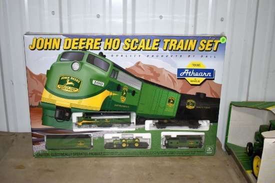 Athearn Trains John Deere HO Scale Train Set, like new in box