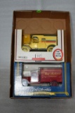 Ertl Ford New Holland & New Holland Delivery truck banks